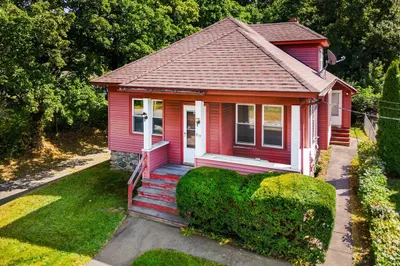 89 Pleasant St