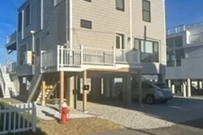 16 Gunrock Avenue 1
