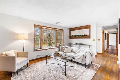 6 Sierra Dr
