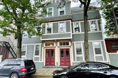 68-70 L St 1