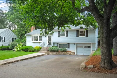 10 Hathaway Cir 1