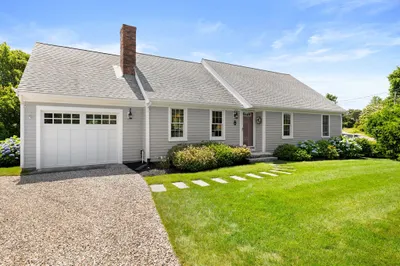 41 Seaquanset Rd 1