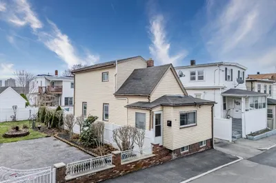 82 Tuttle St
