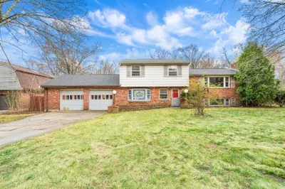 371 Village St 1