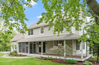 2415 Main St 1