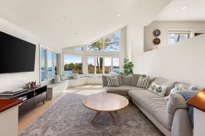 10 Crowninshield Road 1