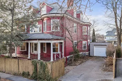 62 Fuller St 1