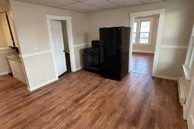 31 Green Ave #2