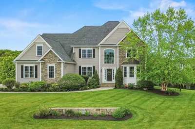 14 Amber Dr 1