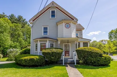1585 Main St 1