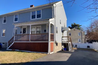 10 Pine Ave