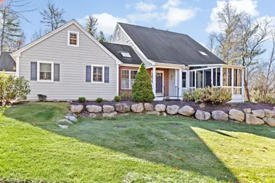 22 Woodbine Circle #22 1