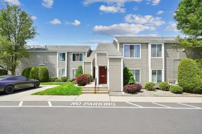 42 Nassau Drive #42 1