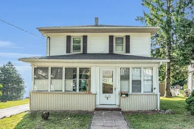 11 Varnum St 1