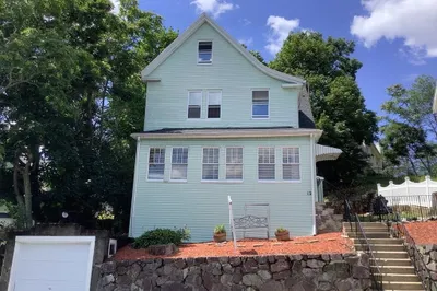 12 Mount Washington Ave