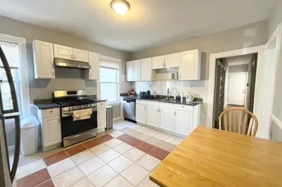 9 Taft St #2