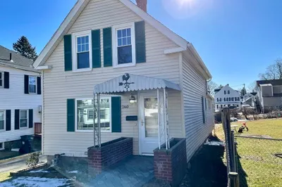 160 Lincoln St 1