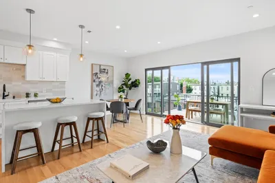 324 Sumner St #3