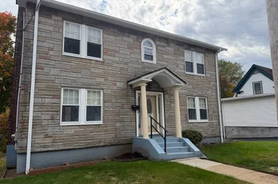 130 Emerald St 1