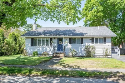 32 Hathaway Ave