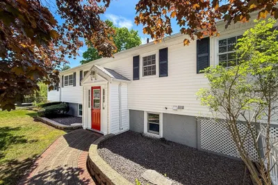 78 Howland Rd 1