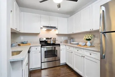 35 Webster St #402