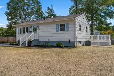 22 Brookside Rd 1