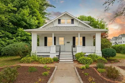 484 Groveland St 1