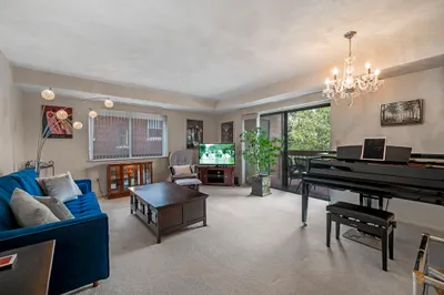 41 Centre St #305 1