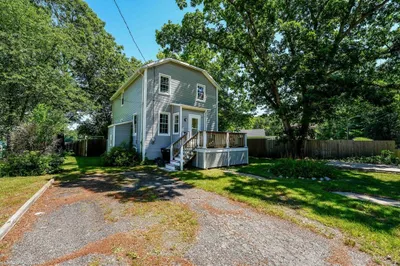 16 Alden Ave 1