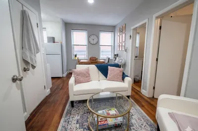35 Charter Street #8 1