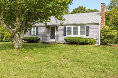 38 Canterbury Ln
