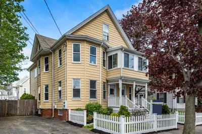 2-4 Exeter St