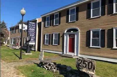 250 Main St 1