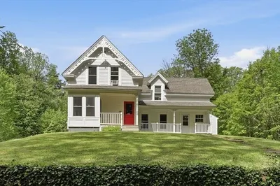 276 Pleasant St