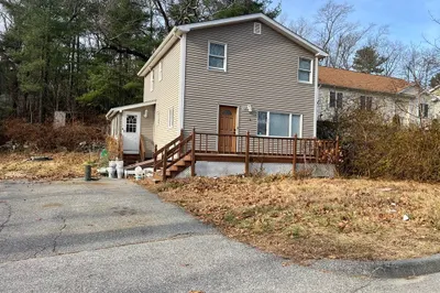 74 Swan Ave 1