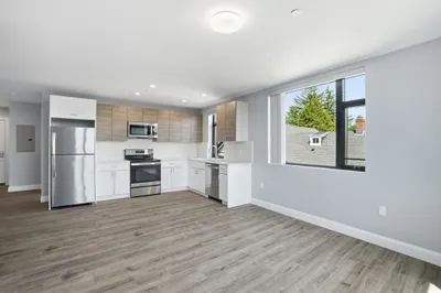 632 Centre St #204 1