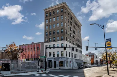 46 Amesbury St #2B 1