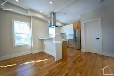 18 Winchester St #9 1