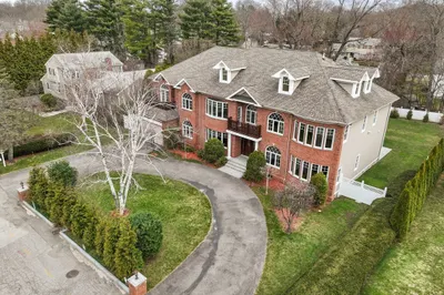 75 Woodfall Road 1