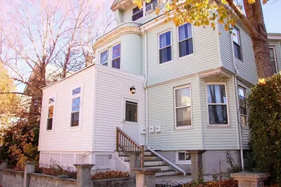35 Sydney St #1
