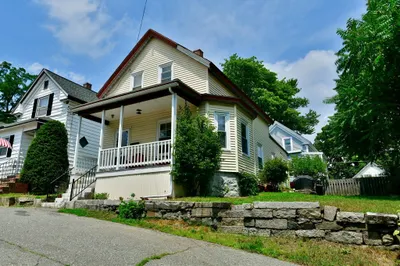 30 Damon St
