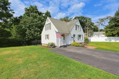 4 Loring St 1