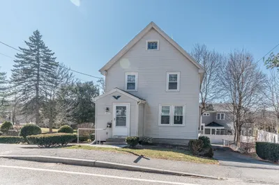 207 Webster St 1