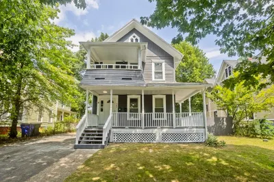 107 Thompson St