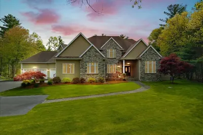 4 Alberta Ln