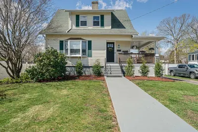 22 Everett St