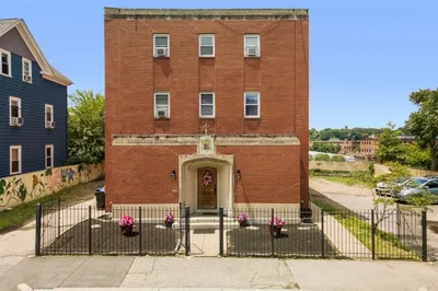 67 Ridge St