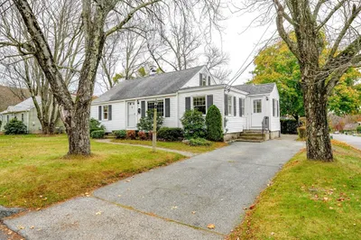8 Dogwood Rd