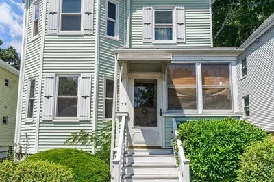 39 Selden St 1
